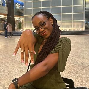 Meet your Posher, Janiya